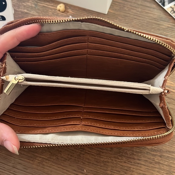 16 card Aldo wallet - Picture 3 of 4